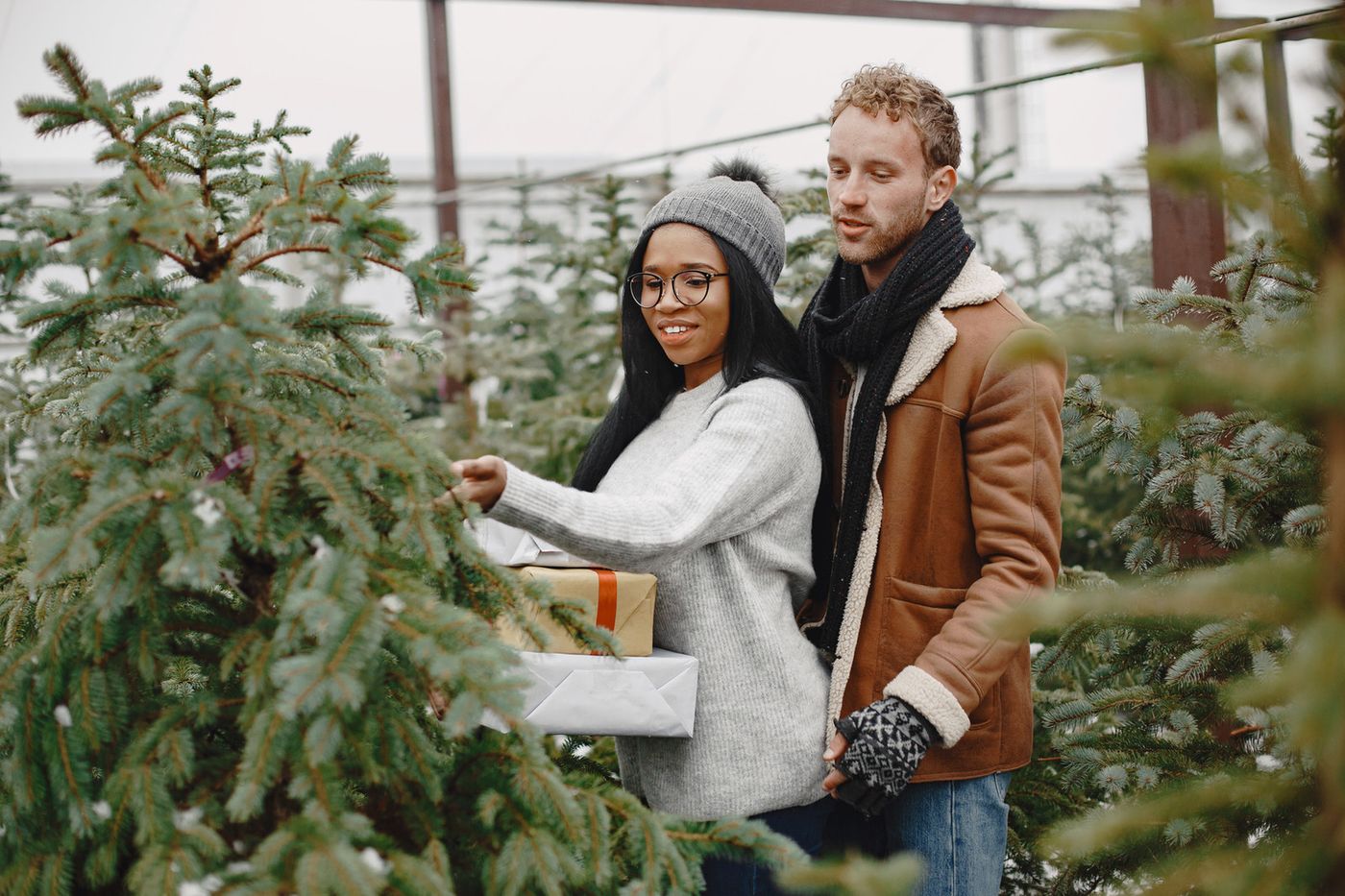 Couple walking together outdoors, reconnecting after conflict with help from couples therapy in the San Francisco Bay Area